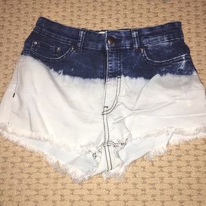 H&M’s I love Coachella shorts